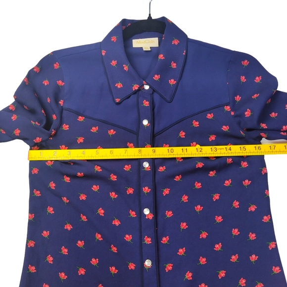 Modcloth Women's Size XS Long Sleeve Snap Button Up‎ Blouse Western Rose Print - Picture 4 of 6